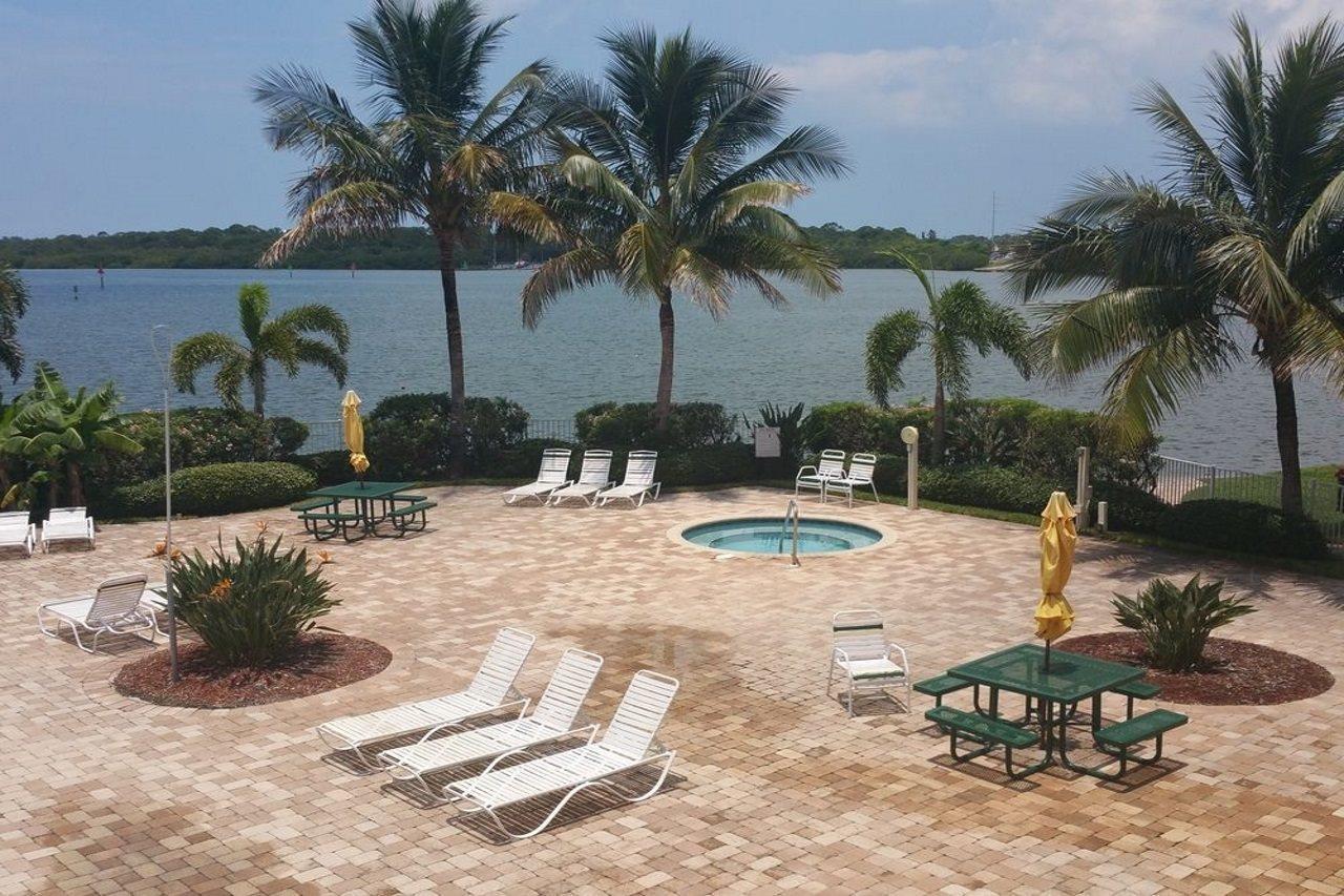 Boca Ciega Resort By Travel Resort Services St. Petersburg Exterior photo